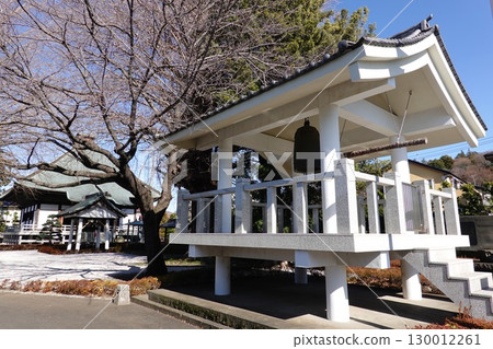 A temple bell with a single striking table 130012261