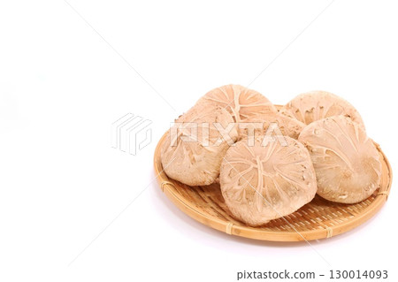 香菇,生冬菇,大,淺色背景,食物 香菇,生冬菇,大,淺色背景,食物 130014093