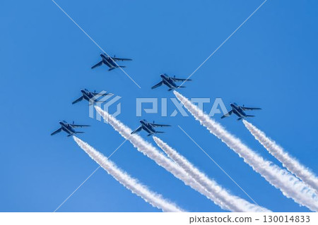 宮城縣東松島市松島空軍基地的夏日藍天和藍色衝擊波 130014833