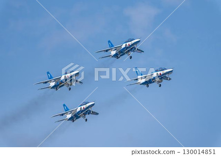 宮城縣東松島市松島空軍基地的夏日藍天和藍色衝擊波 130014851