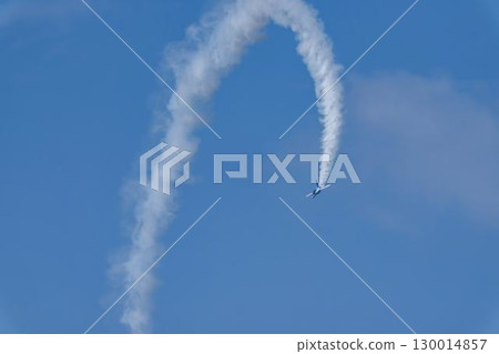 宮城縣東松島市松島空軍基地的夏日藍天和藍色衝擊波 130014857