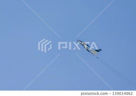 宮城縣東松島市松島空軍基地的夏日藍天和藍色衝擊波 130014862