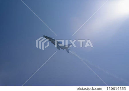 宮城縣東松島市松島空軍基地的夏日藍天和藍色衝擊波 130014863