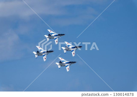 宮城縣東松島市松島空軍基地的夏日藍天和藍色衝擊波 130014878