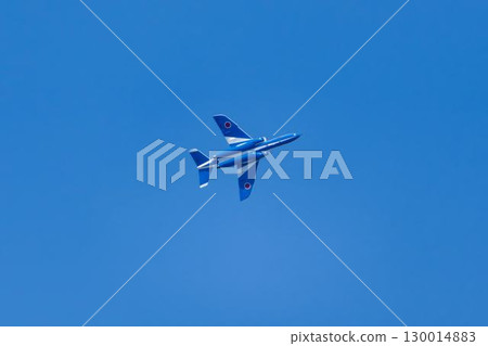 宮城縣東松島市松島空軍基地的夏日藍天和藍色衝擊波 130014883