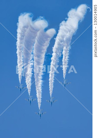 宮城縣東松島市松島空軍基地的夏日藍天和藍色衝擊波 130014905