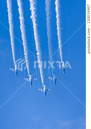 宮城縣東松島市松島空軍基地的夏日藍天和藍色衝擊波 130014907