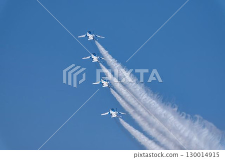 宮城縣東松島市松島空軍基地的夏日藍天和藍色衝擊波 130014915