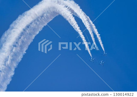 宮城縣東松島市松島空軍基地的夏日藍天和藍色衝擊波 130014922