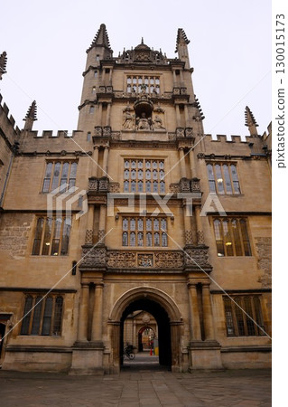 牛津大學博德利圖書館 130015173