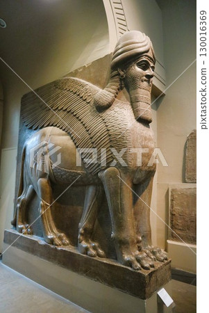 Ancient Assyrian statues, British Museum Ancient Assyrian statues, British Museum 130016369