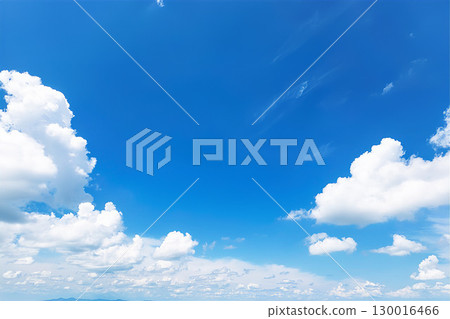 陽光明媚的日子，藍色的大海和藍天 130016466