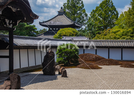 【京都風光】東福寺本坊庭園:古樸厚重的南方庭園 【京都風光】東福寺本坊庭園:古樸厚重的南方庭園 130016894