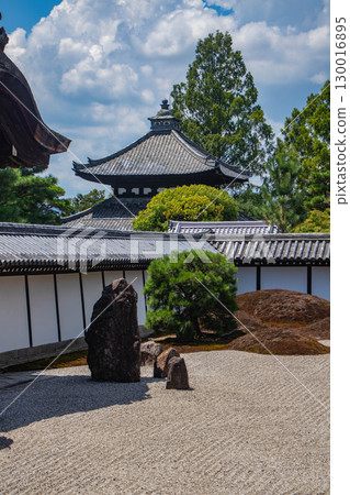 【京都風光】東福寺本坊庭園：古樸厚重的南方庭園 130016895