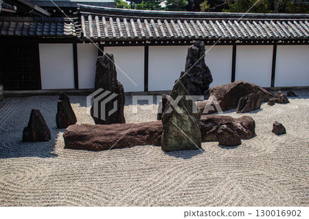 [Kyoto Scenery] Tofukuji Temple Honbo Garden: The simple and sturdy southern garden 130016902