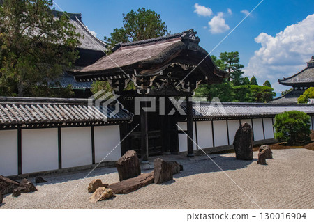 [Kyoto Scenery] Tofukuji Temple Honbo Garden: The simple and sturdy southern garden 130016904