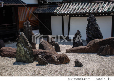 [Kyoto Scenery] Tofukuji Temple Honbo Garden: The simple and sturdy southern garden 130016910