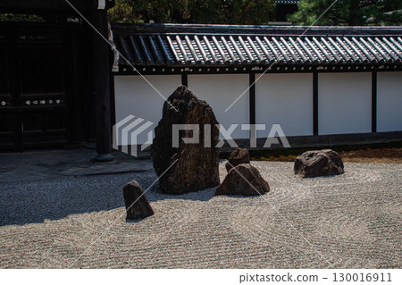 [Kyoto Scenery] Tofukuji Temple Honbo Garden: The simple and sturdy southern garden 130016911