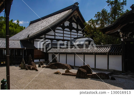 [Kyoto Scenery] Tofukuji Temple Honbo Garden: The simple and sturdy southern garden 130016913