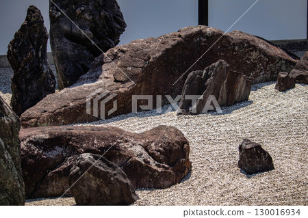 [Kyoto Scenery] Tofukuji Temple Honbo Garden: The simple and sturdy southern garden 130016934