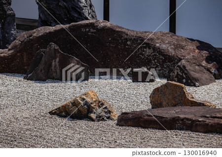 [Kyoto Scenery] Tofukuji Temple Honbo Garden: The simple and sturdy southern garden 130016940