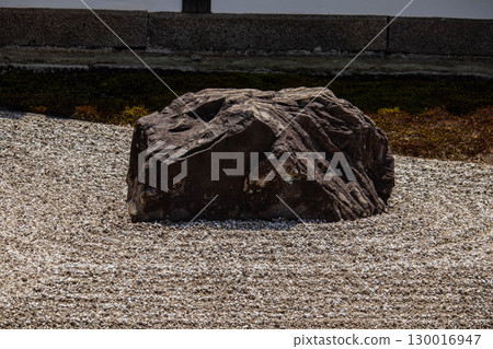 [Kyoto Scenery] Tofukuji Temple Honbo Garden: The simple and sturdy southern garden 130016947