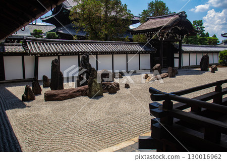 [Kyoto Scenery] Tofukuji Temple Honbo Garden: The simple and sturdy southern garden 130016962