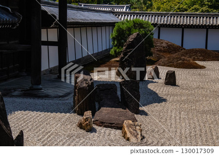 [Kyoto Scenery] Tofukuji Temple Honbo Garden: The simple and sturdy southern garden 130017309