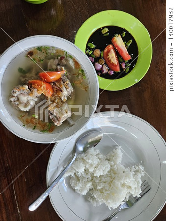 rice with pork or beef or other meat ingredients 130017932