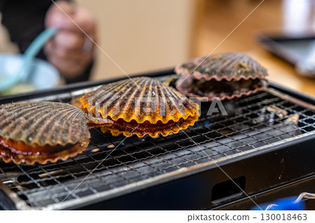 Grilled scallops with hearth burn 130018463