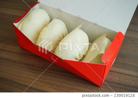 Osaka gourmet, 551, Horai, pork buns 130019128