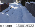 Snowy roads in the back alleys of a snowy country 130019322
