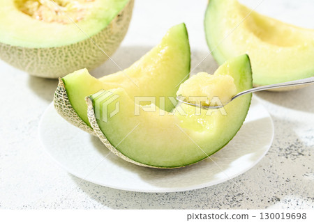 瓜盛於盤中 瓜盛於盤中 130019698