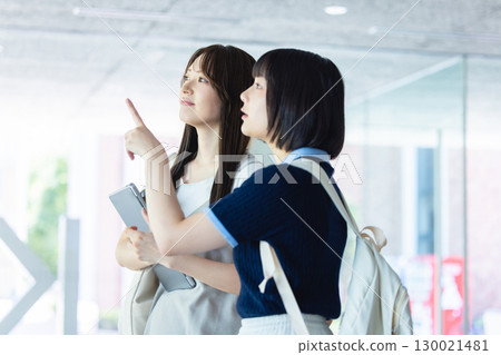 年輕的女士 130021481