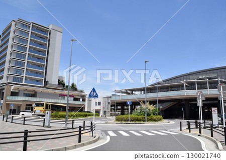 Streetscape of the south exit of Seya Station, Yokohama 130021740