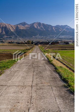 <熊本縣>俯瞰阿甦的平原 130023991