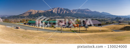 <熊本縣> 阿蘇和阿蘇房町久木野的全景 130024000