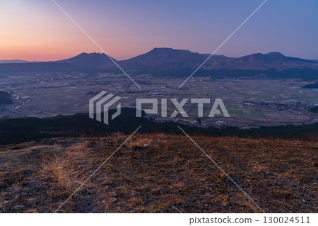 Kumamoto Prefecture: View of Aso Daikanbo and Aso Valley at dawn 130024511