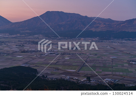 Kumamoto Prefecture: View of Aso Daikanbo and Aso Valley at dawn 130024514