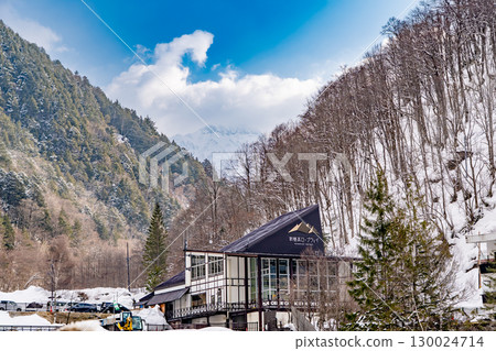 Shinhotaka Onsen Station of the Shinhotaka Ropeway (gateway to Mt. Nishihotaka) Okuhida Onsenkyo, Takayama City, Gifu Prefecture 130024714