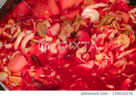 正在燉煮的羅宋湯 130026330