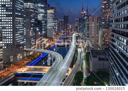 Osaka Prefecture: Night view of the Hanshin Expressway and Osaka cityscape Osaka Prefecture: Night view of the Hanshin Expressway and Osaka cityscape 130028015