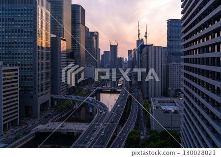 Osaka Prefecture: Night view of the Hanshin Expressway and Osaka cityscape Osaka Prefecture: Night view of the Hanshin Expressway and Osaka cityscape 130028021