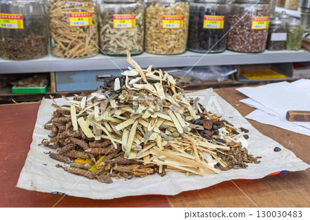 Chinese Medicinal Tea 130030483