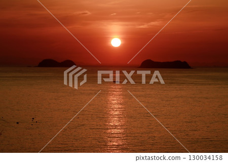 Asahi rising from the sea 130034158