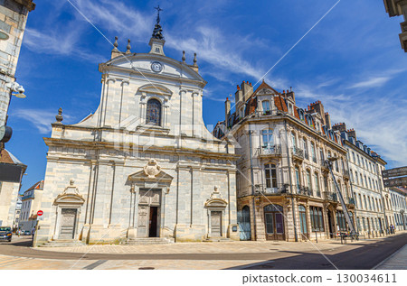 Eglise Saint Maurice Church building in Besancon old town centre ville, La boucle de city historic centre with medieval buildings in sunny summer day, Bourgogne-Franche-Comte region, France 130034611