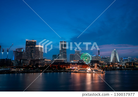 [Kanagawa Prefecture] Night view of Yokohama Minato Mirai from Osanbashi Pier 130037977