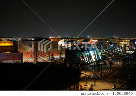 [大阪世博會2025] 大屋頂環和展館的夜景[點燈] 130038940