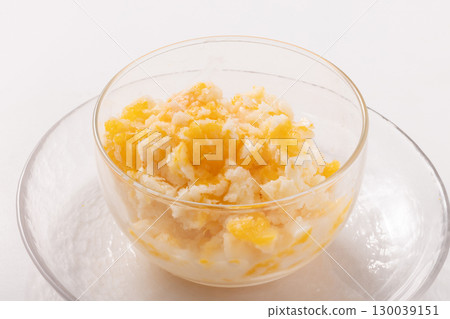 Mandarin orange sorbet 130039151