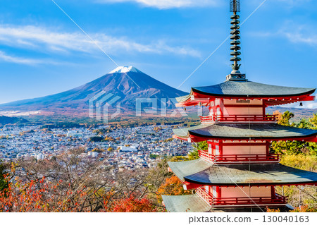 Yamanashi Prefecture, Autumn leaves at Arakurayama Sengen Shrine, Five-story Pagoda and Mount Fuji 130040163